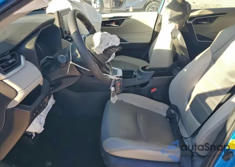 2020 Toyota Rav4 Xle Premium from USA, damaged, VIN 2T3A1RFVXLC138560